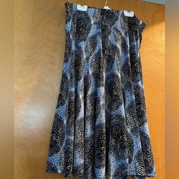East 5th Dresses & Skirts - Blue, Black, and White  Skirt. Size Medium
